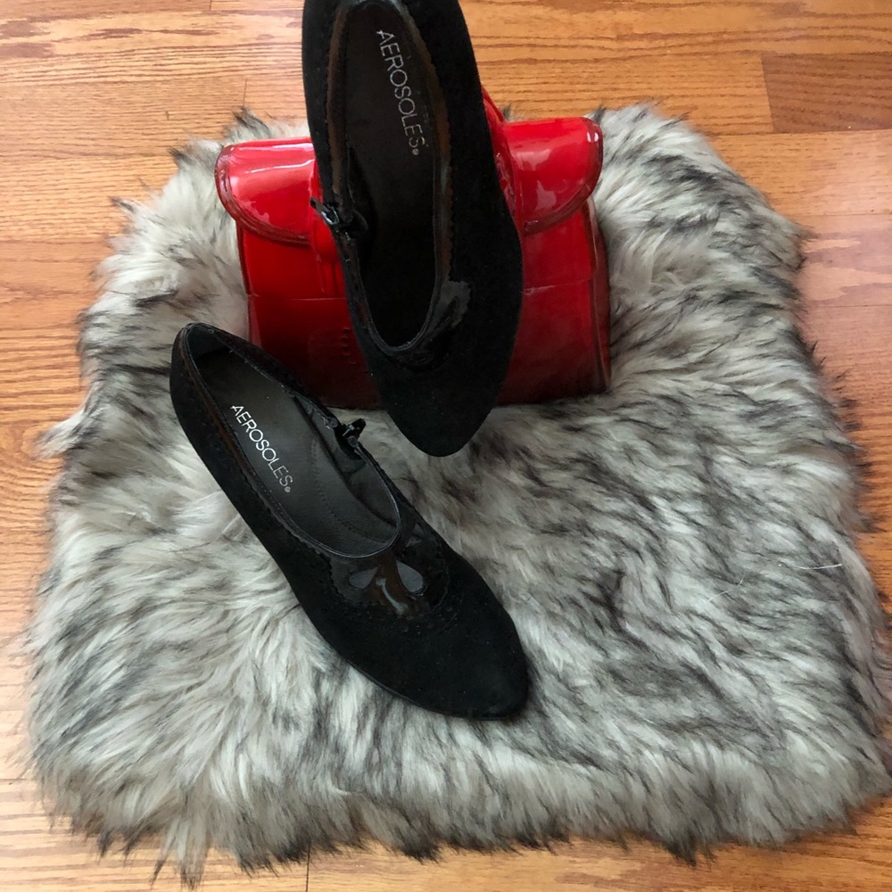 Aerosoles Black Suede and Patent Shooties.